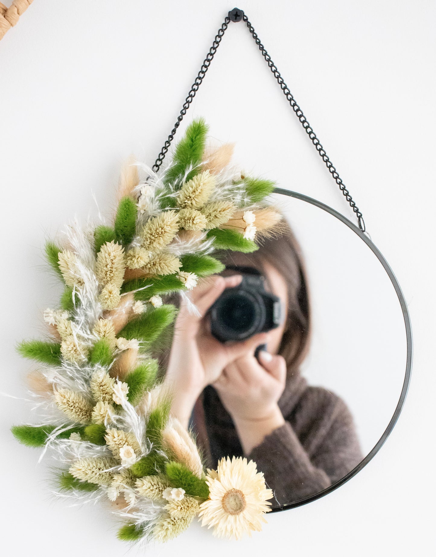 Spiegel met droogbloemen